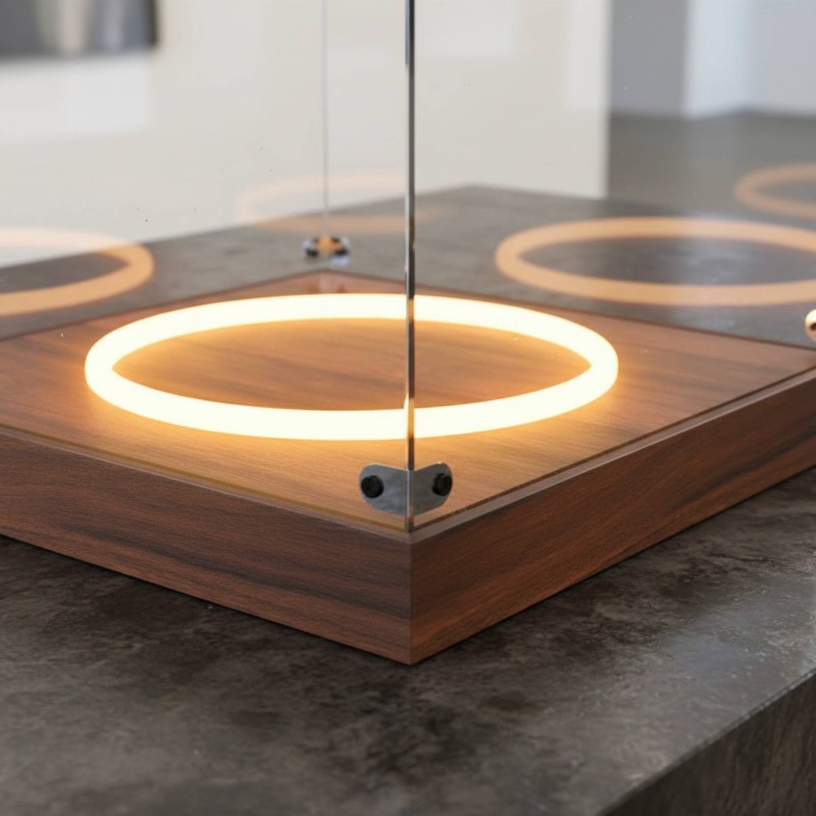 Acrylic Roundball Display Case - огляд і ціна Display Case Acrylic